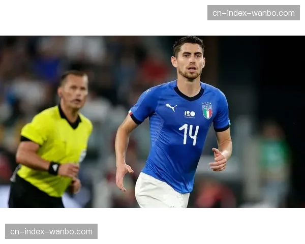 那不勒斯主席德劳伦蒂斯抵达现场，将督战对阵旧敌巴萨